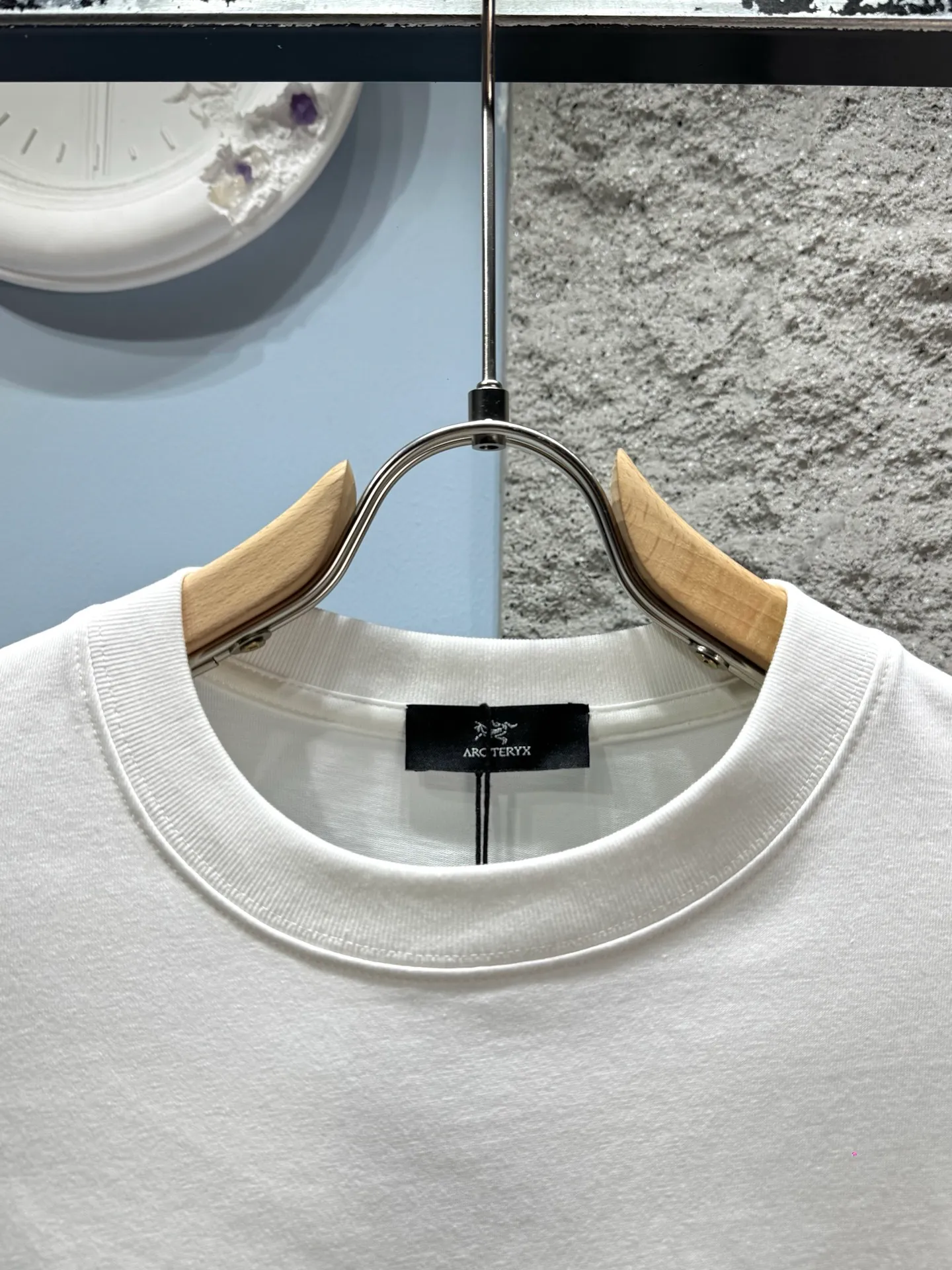ARCTERYX* LEGENDSeries‼️ T ® 🖤Walk Gently Series COTTON CEDAR BARK T ， g ， ， 。 + ， ， ， 。 ⚠️ ： ⚠️SG 26310 Same Style 𝐂𝐎𝐋𝐎𝐔𝐑：White Black 𝐒𝐈𝐙𝐄：S-XXl